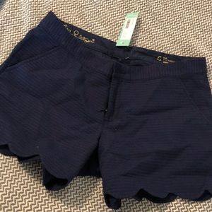 Navy Lily Pulitzer scalloped shorts